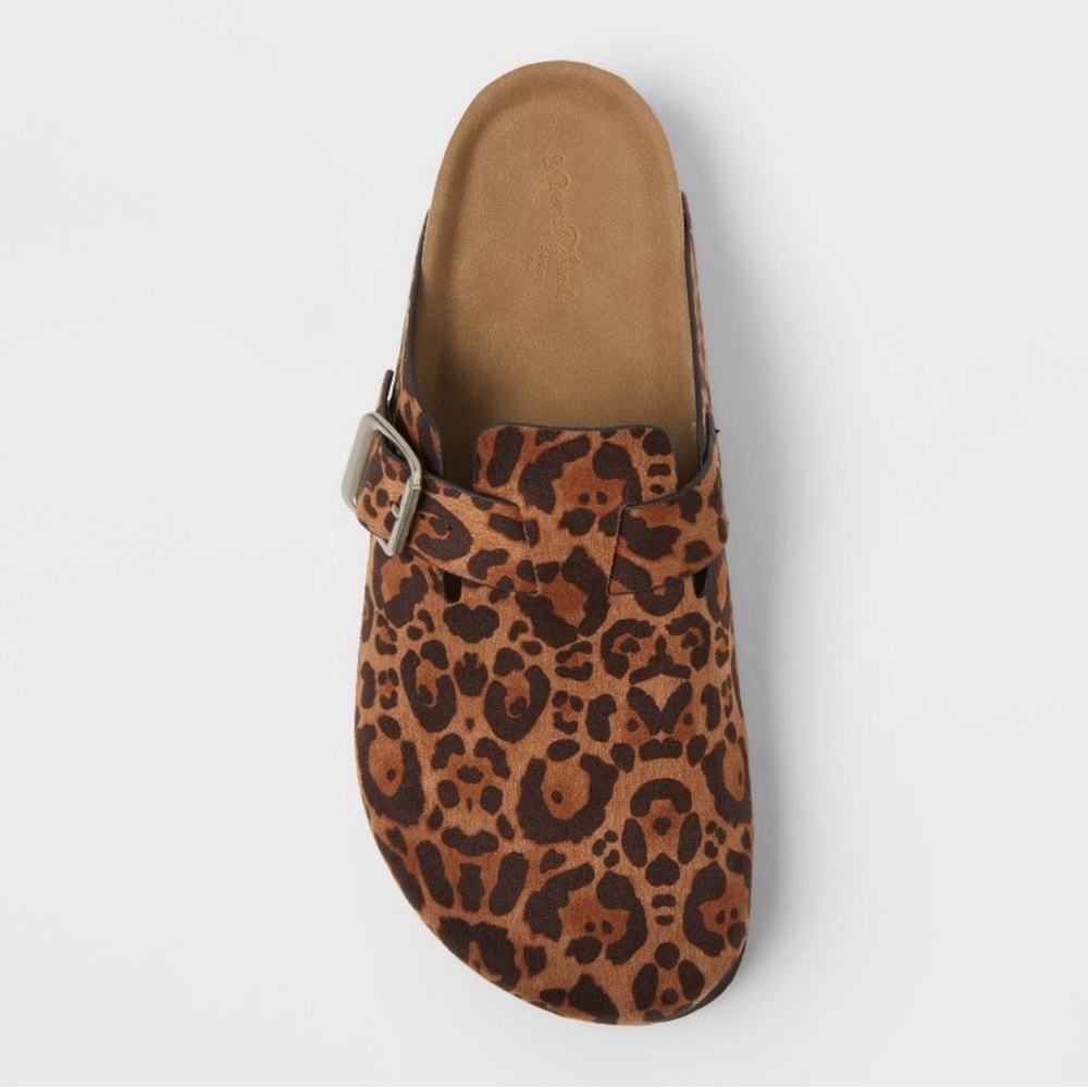 Universal Thread Women’s Leopard Print Slip-On Clog with Buckle EUC size 8 & 9 - Picture 2 of 4